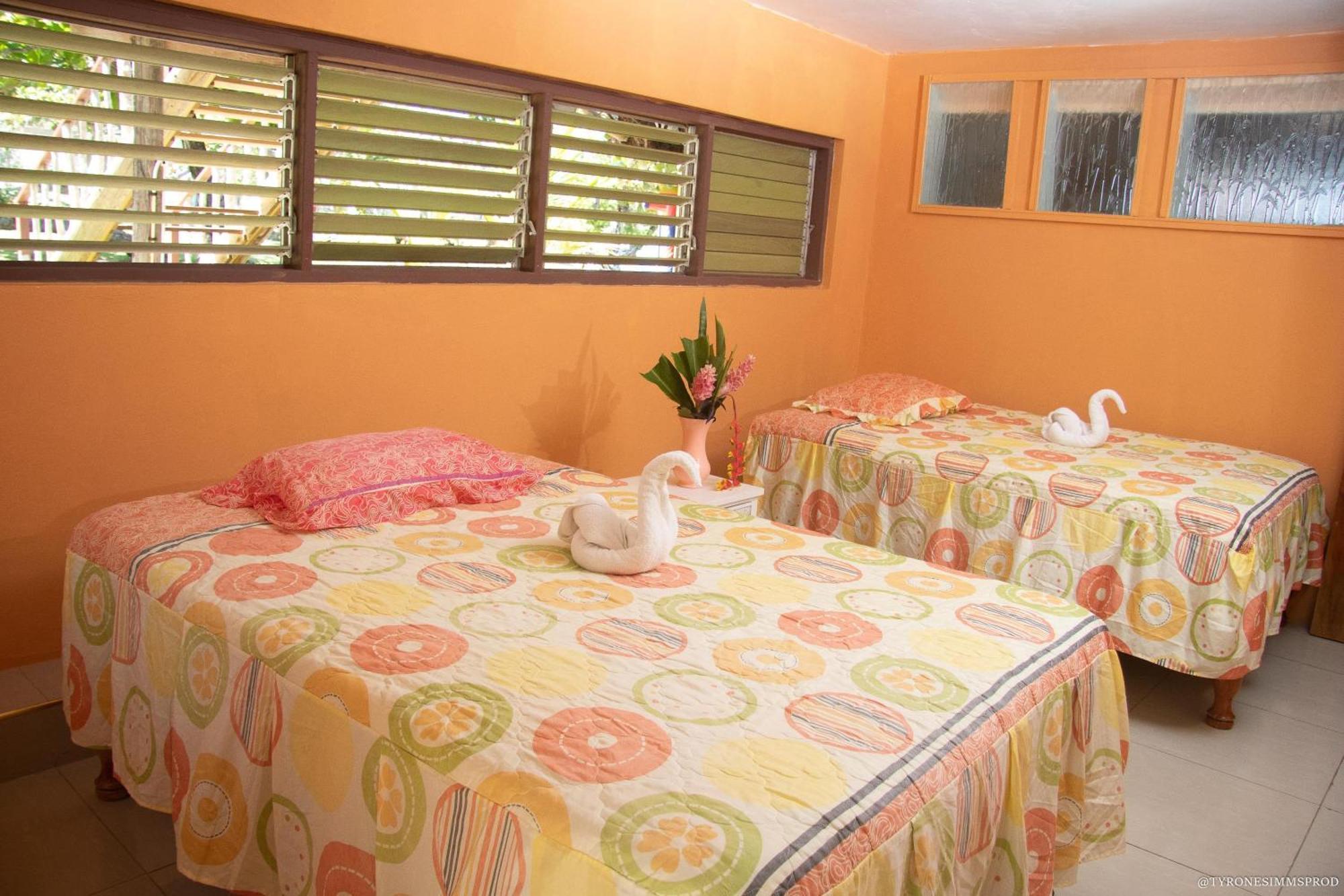 Strawberry Fields Together Robins Bay Exterior photo