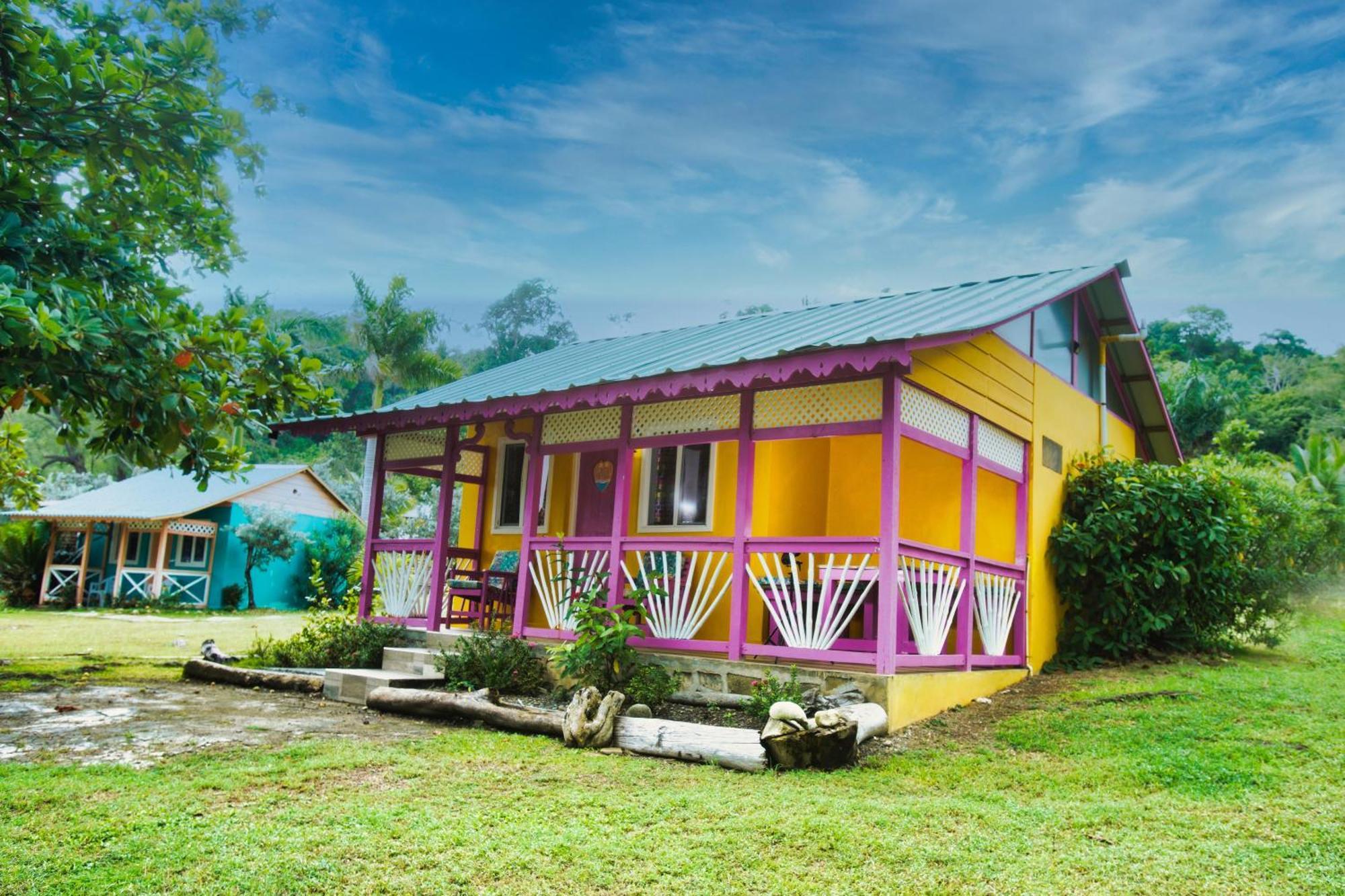 Strawberry Fields Together Robins Bay Exterior photo