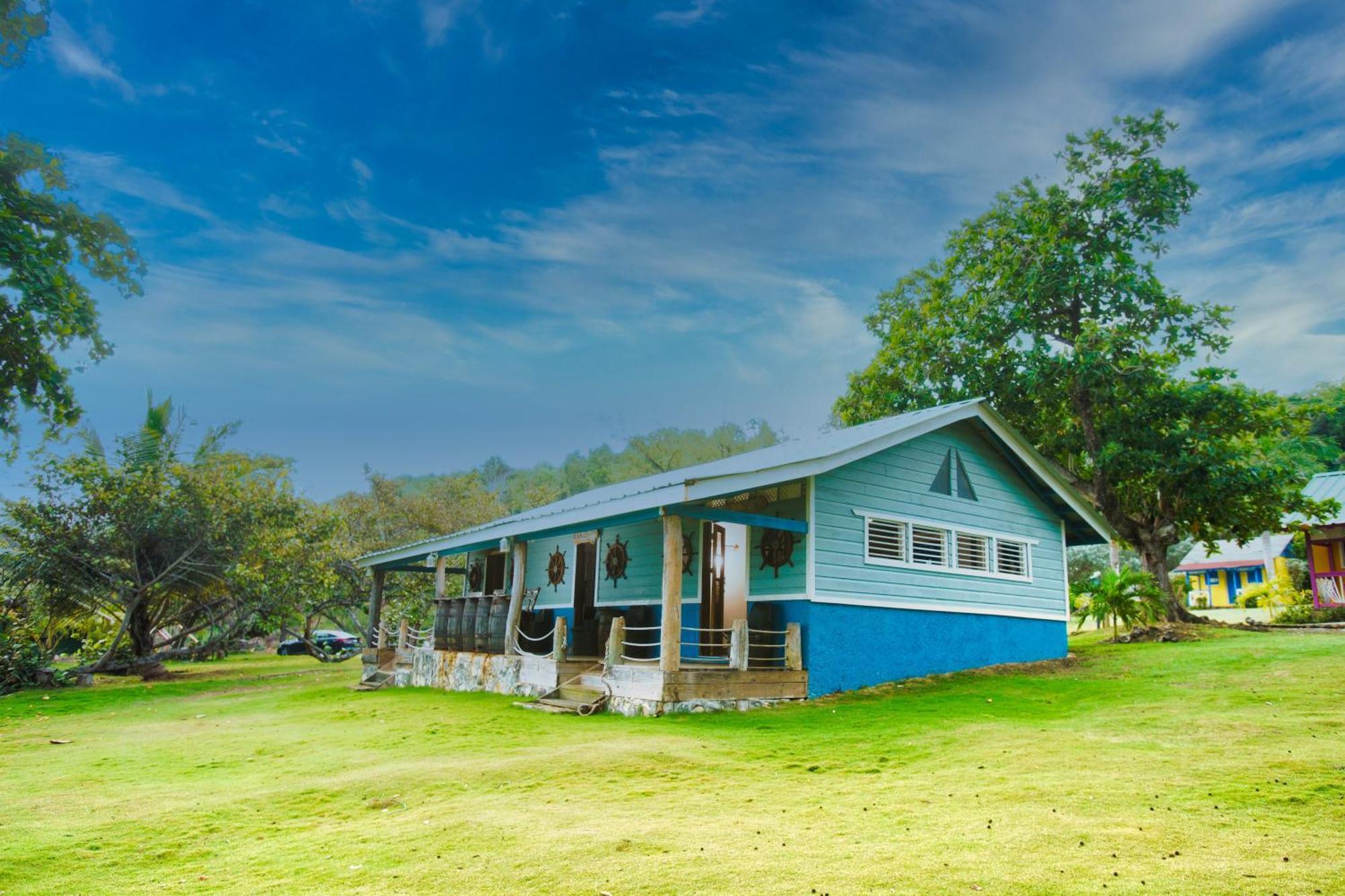 Strawberry Fields Together Robins Bay Exterior photo