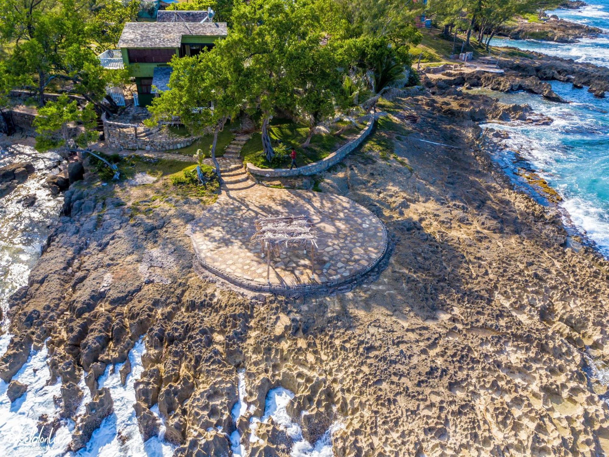 Strawberry Fields Together Robins Bay Exterior photo