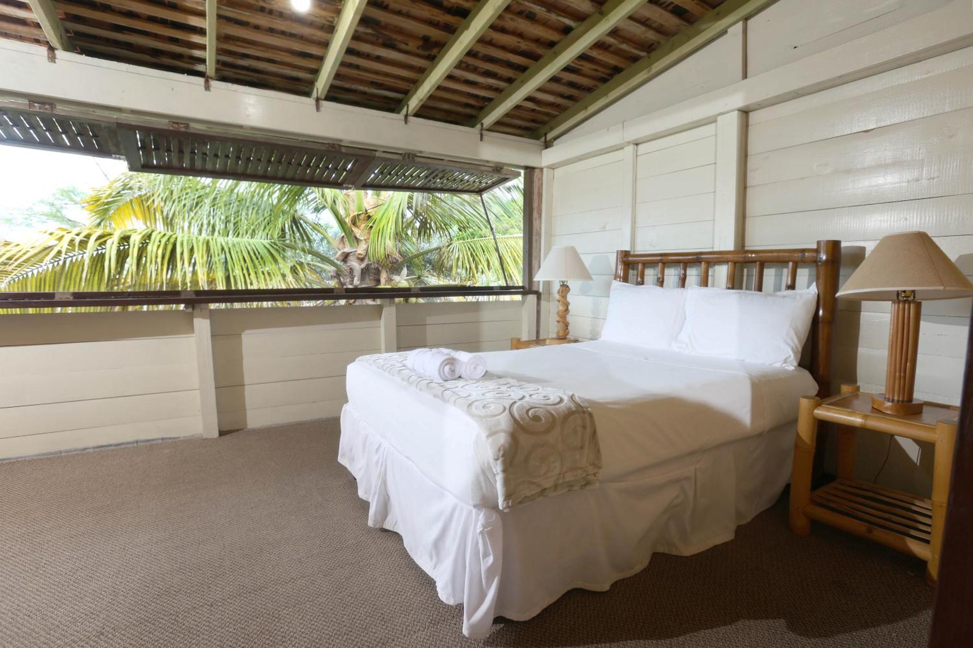 Strawberry Fields Together Robins Bay Exterior photo