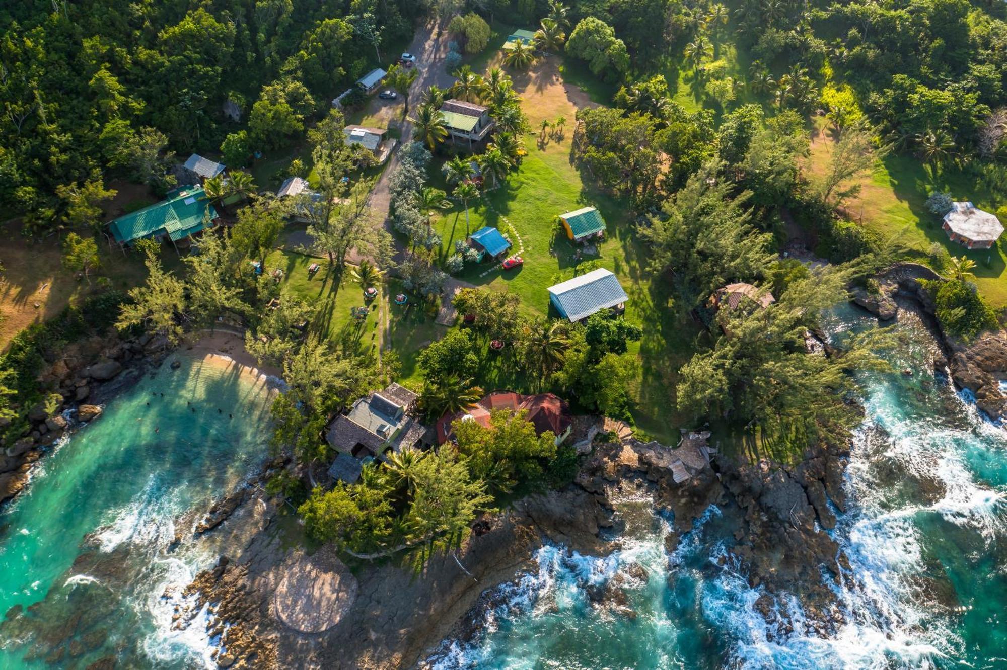 Strawberry Fields Together Robins Bay Exterior photo